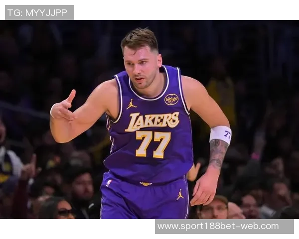 东契奇谈小腿伤情复杂里夫斯复出需谨慎以免加重伤势